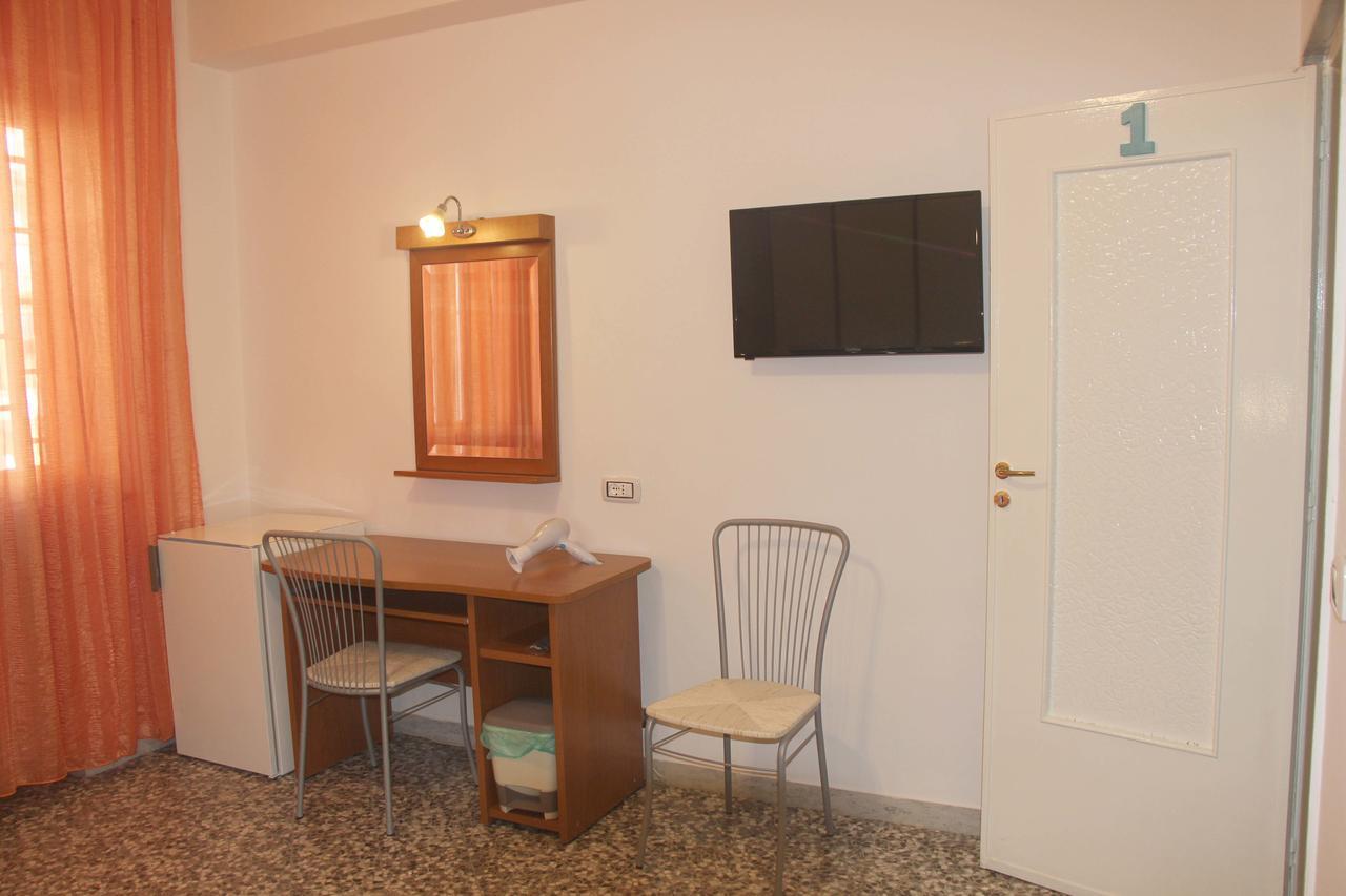 I Due Baroni - Fronte Campus Bed & Breakfast Bari Exterior photo